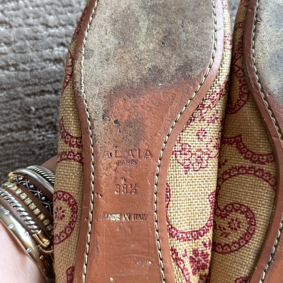 Alaia Tan & Red Geometric Swirl Flats - Picture 8 of 9